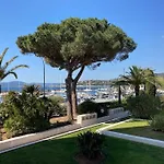 Grand Duplex Climatise Avec Terrasse Face A La * Sainte-Maxime