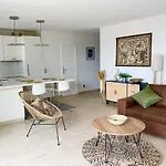 Grand Duplex Climatise Avec Terrasse Face A La Apartment Sainte-Maxime