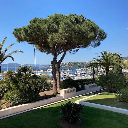 Grand Duplex Climatise Avec Terrasse Face A La * Sainte-Maxime