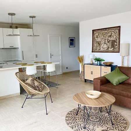 Grand Duplex Climatise Avec Terrasse Face A La Apartment Sainte-Maxime