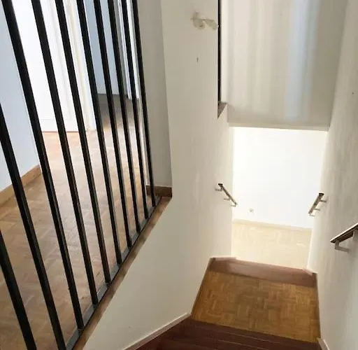 Grand Duplex Climatisé Avec Terrasse Face à La