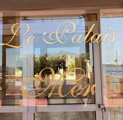 Grand Duplex Climatise Avec Terrasse Face A La * Sainte-Maxime