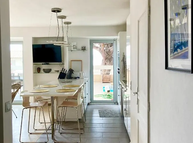 Grand Duplex Climatisé Avec Terrasse Face à La Appartamento Sainte-Maxime