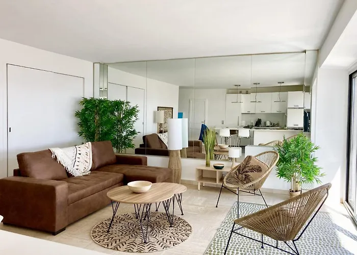 Grand Duplex Climatise Avec Terrasse Face A La דירה *