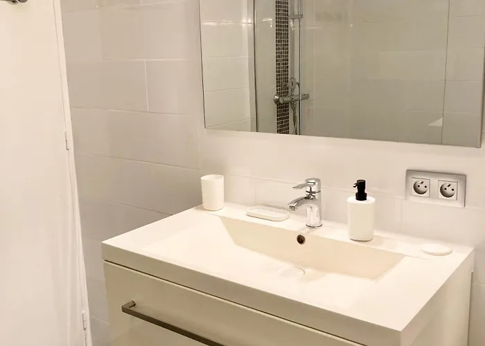 דירה Grand Duplex Climatise Avec Terrasse Face A La *